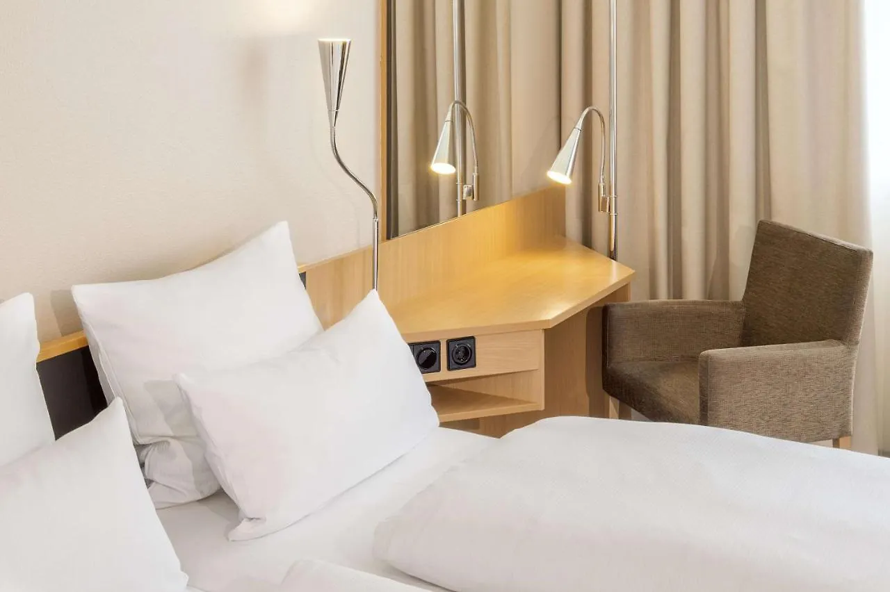 Nh Muenchen Messe Hotel 4*, München Duitsland