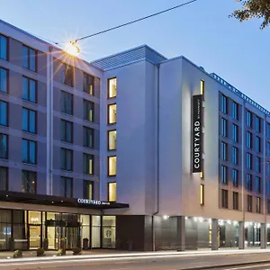 Отель Courtyard By Marriott East