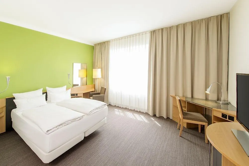 Nh Muenchen Messe Hotel 4*, Munich