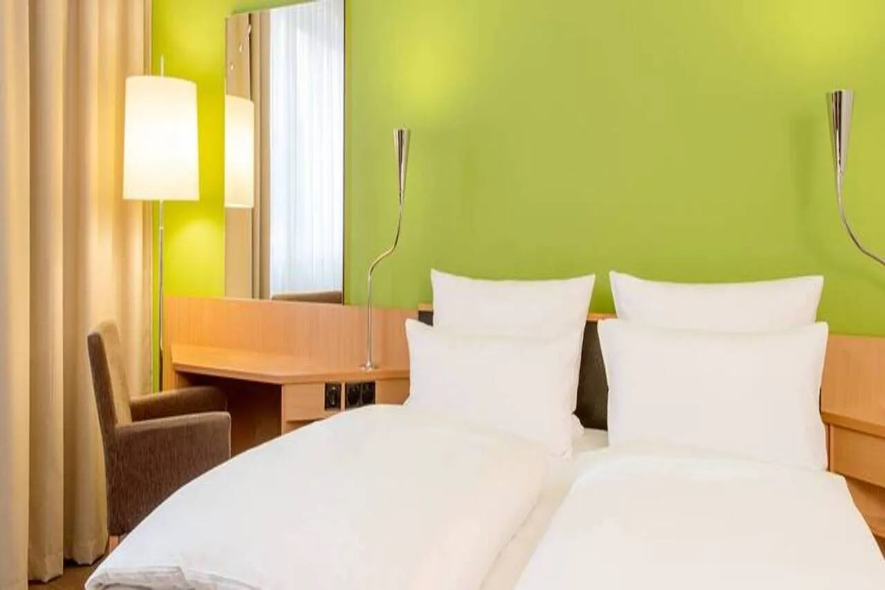 Nh Muenchen Messe Hotel 4*, Munich
